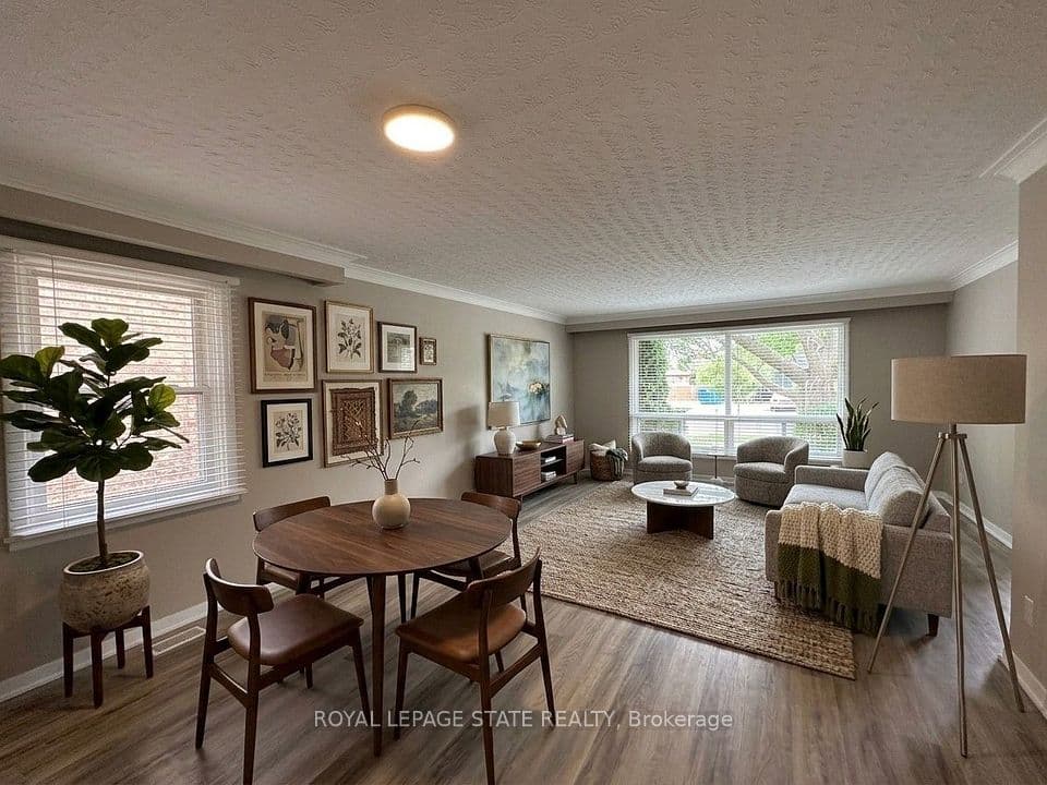 20 Lloyd Manor Road, Toronto, ON M9B 5H6 – photo 2