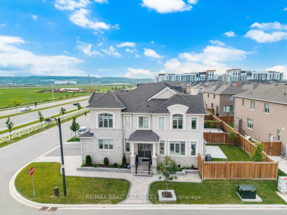 542 Boyd Lane, Milton, ON L9E 1W6 – photo 2