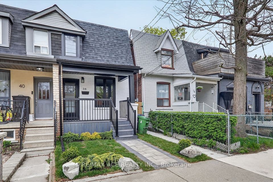 38 Pelham Avenue, Toronto, ON M6N 1A6 – photo 3