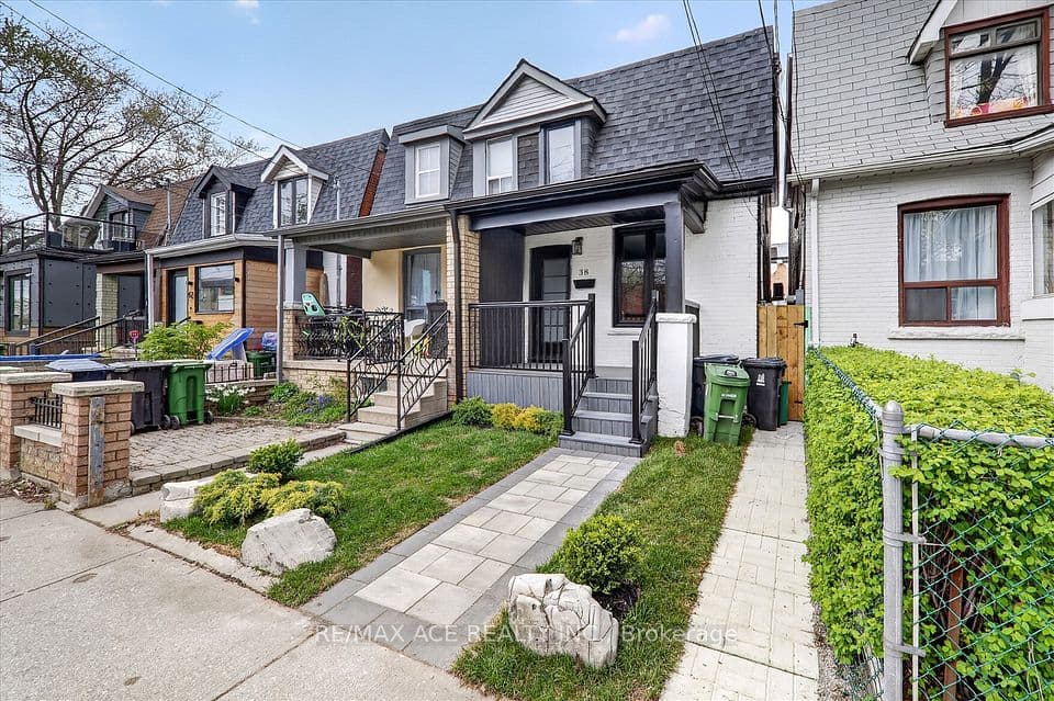 38 Pelham Avenue, Toronto, ON M6N 1A6 – photo 2
