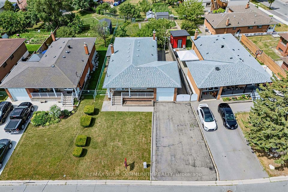 20 Linthurst Avenue, Toronto, ON M3M 1P2 – photo 3