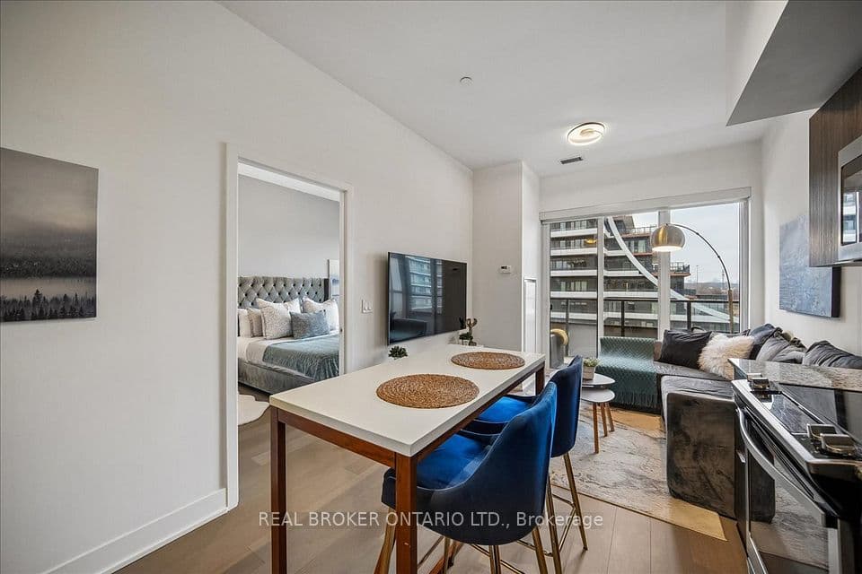 20 Shore Breeze Drive 603, Toronto, ON M8V 0C7 – main photo
