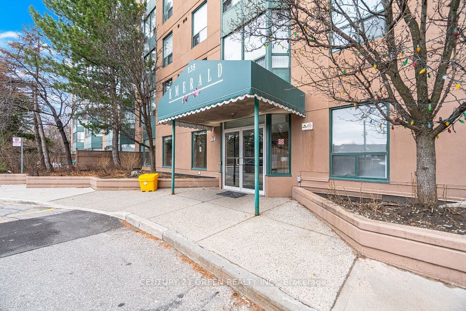 135 Hillcrest Avenue 203, Mississauga, ON L5B 4B1 – photo 3