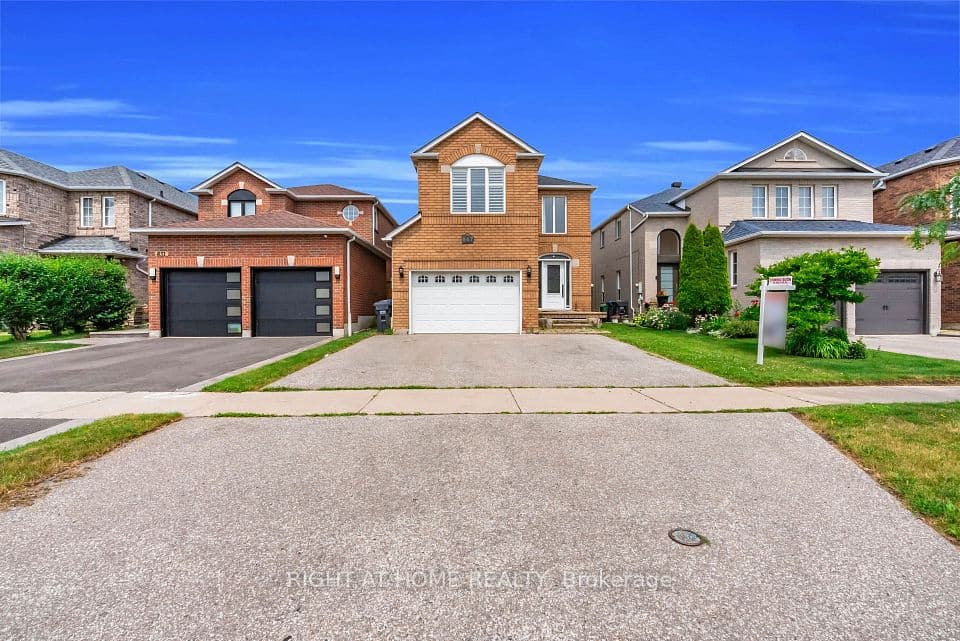 847 Stonebridge Avenue, Mississauga, ON L5V 2L1 – photo 3