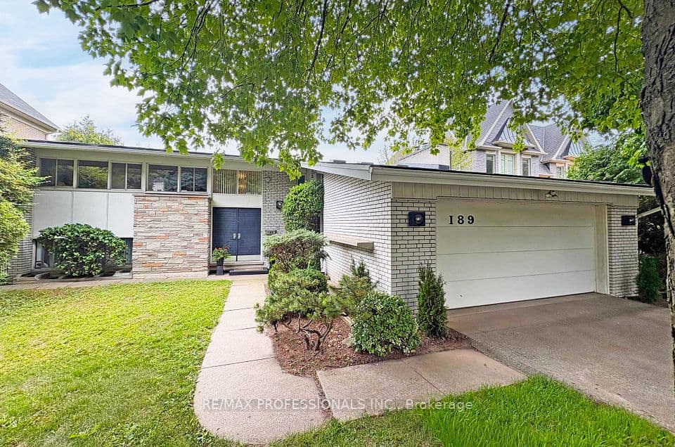 189 Edenbridge Drive, Toronto, ON M9A 3G7 – main photo