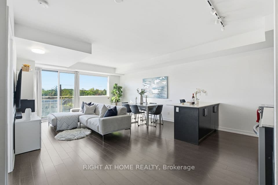 5101 Dundas Street W 411, Toronto, ON M9A 5G8 – main photo