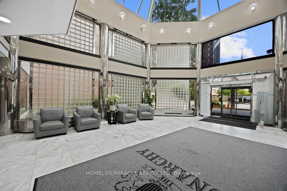 325 Webb Drive 406, Mississauga, ON L5B 3Z9 – photo 3
