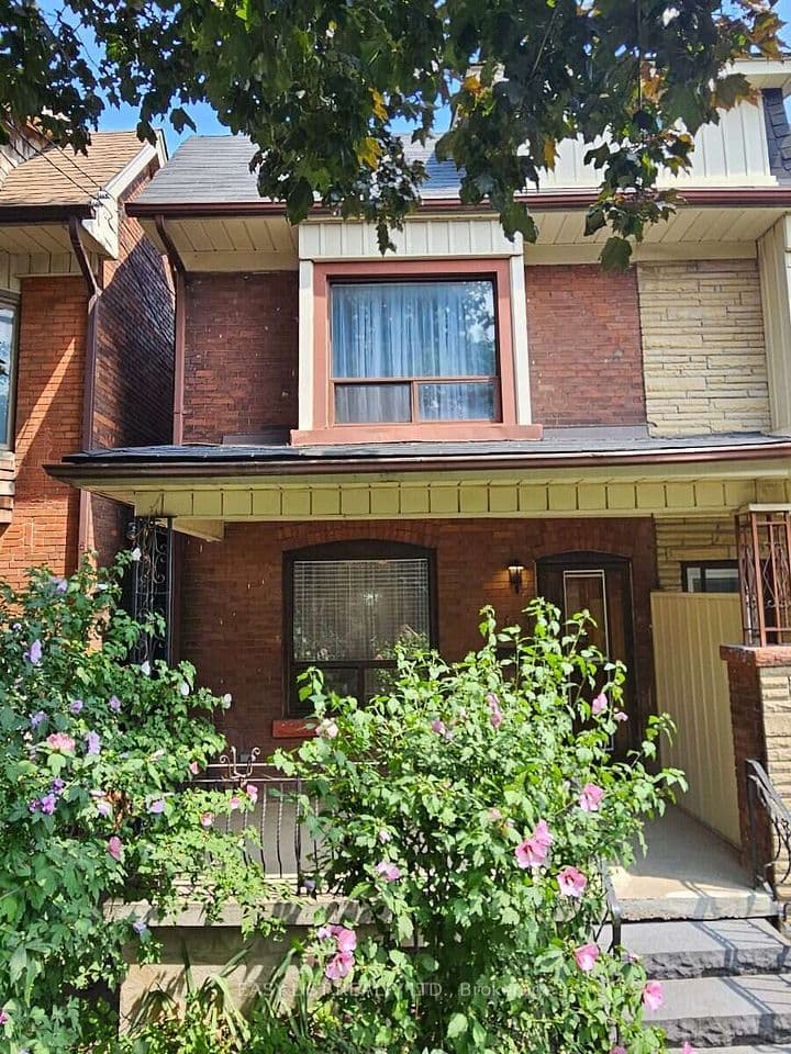449 Pacific Avenue, Toronto, ON M6P 2R3 – main photo