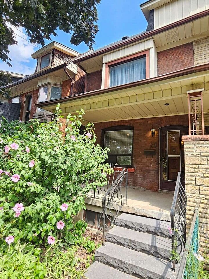 449 Pacific Avenue, Toronto, ON M6P 2R3 – photo 2
