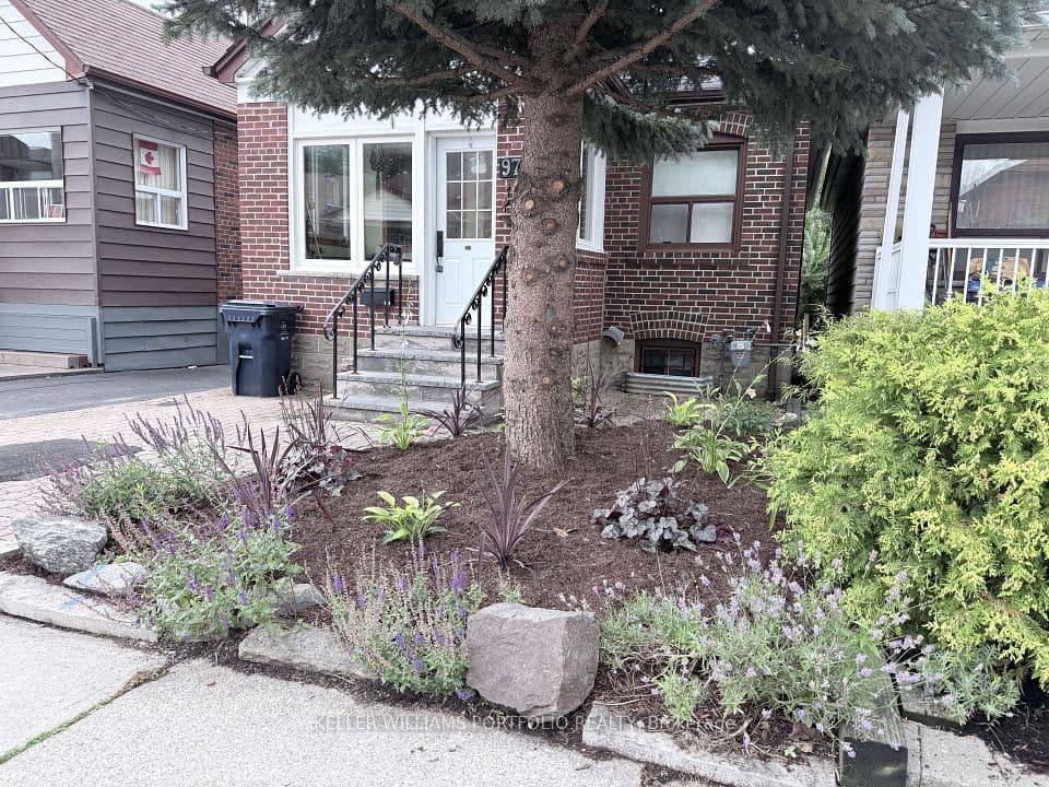 97 Livingstone Avenue, Toronto, ON M6E 2L7 – photo 3