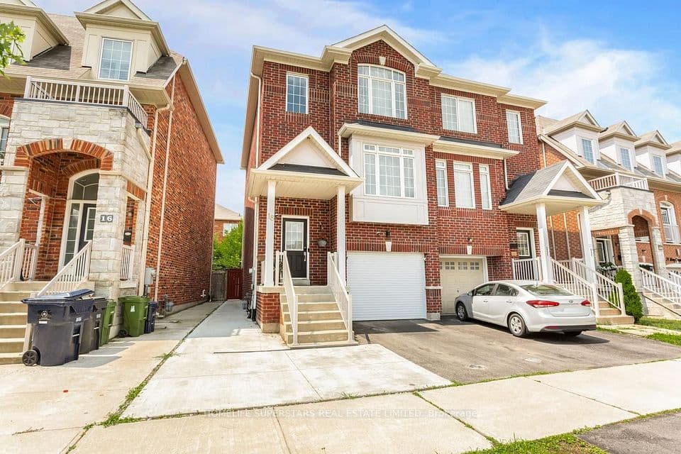 18 Mary Chapman Boulevard, Toronto, ON M9M 0B2 – photo 3