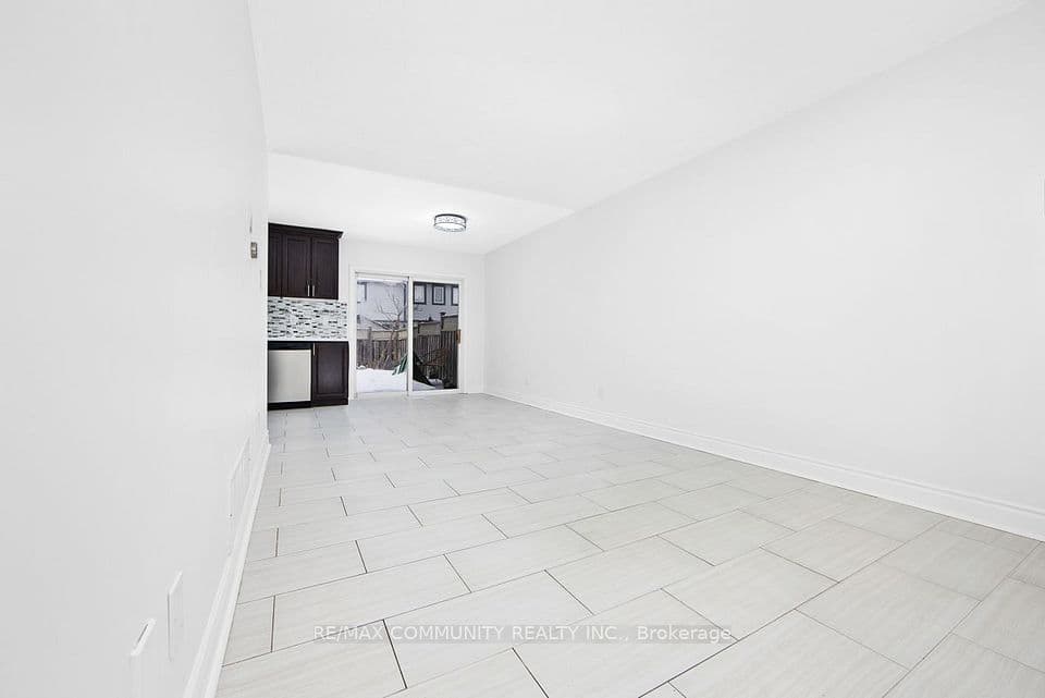 1049 Kennedy Circle, Milton, ON L9T 5S5 – photo 2