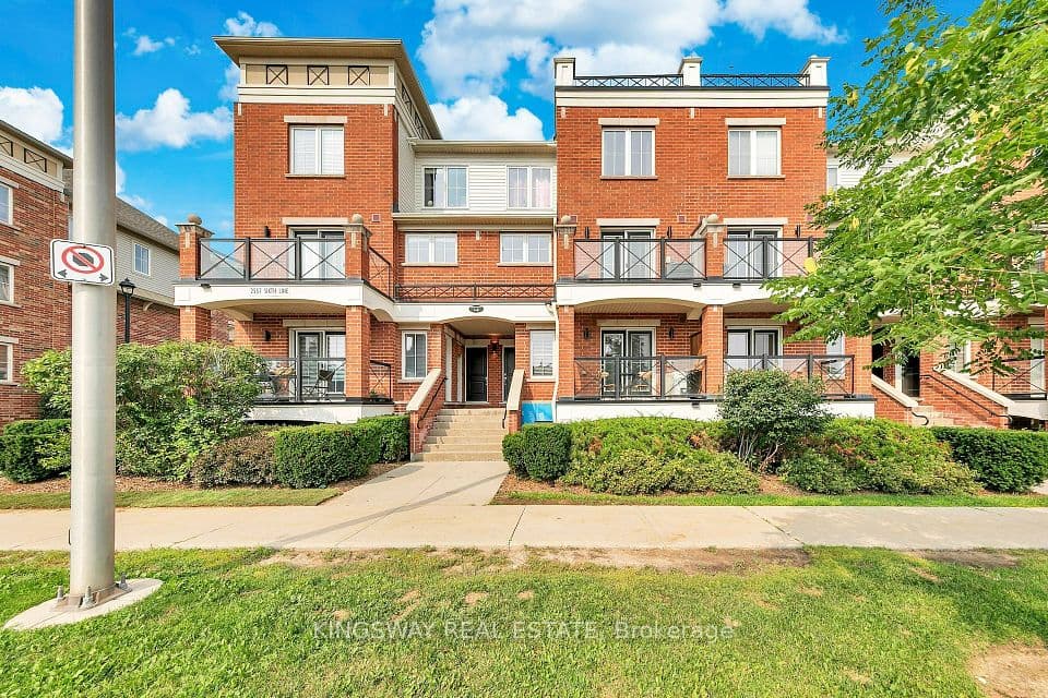 2557 Sixth Line W 6, Oakville, ON L6H 0H7 – main photo