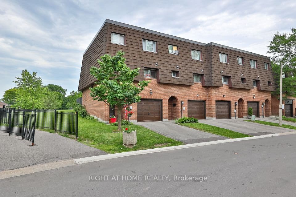 100 Darras Court 74, Brampton, ON L6T 1W7 – main photo