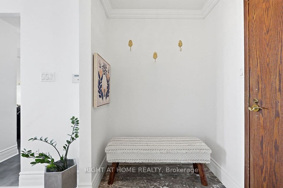 2285 Lake Shore Boulevard W 312, Toronto, ON M8V 3X9 – photo 3