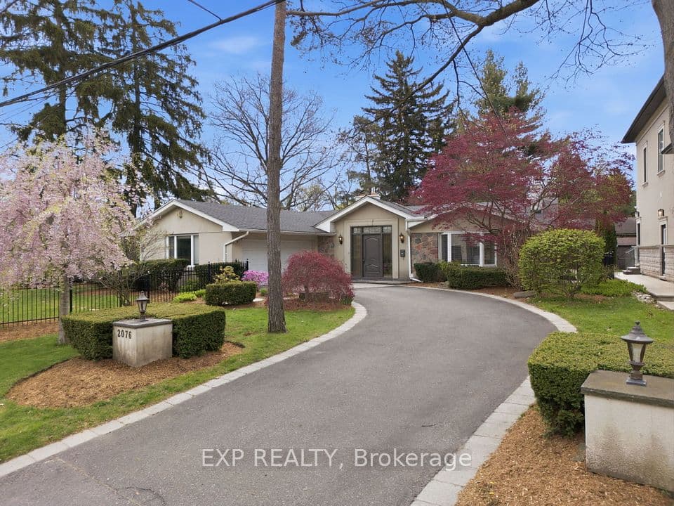 2076 Autumn Breeze Drive S, Mississauga, ON L5B 1R4 – main photo