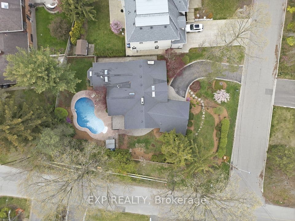 2076 Autumn Breeze Drive S, Mississauga, ON L5B 1R4 – photo 3