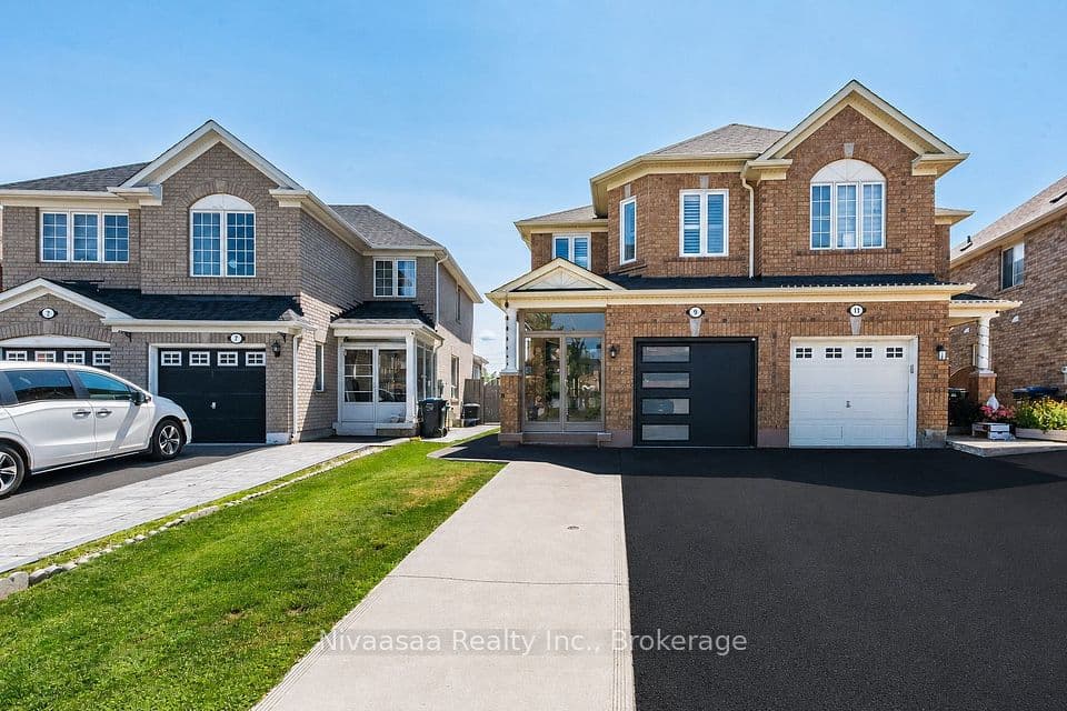 9 Parisian Road, Brampton, ON L6P 2T1 – main photo