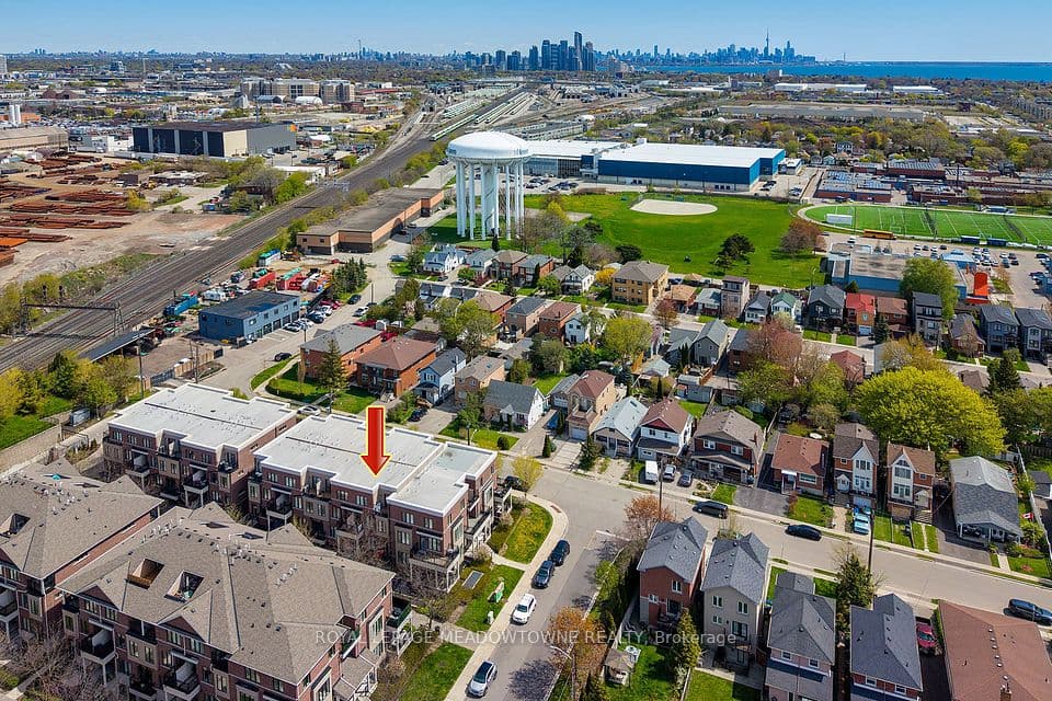 10 Carnation Avenue 19, Toronto, ON M8V 0B8 – photo 3