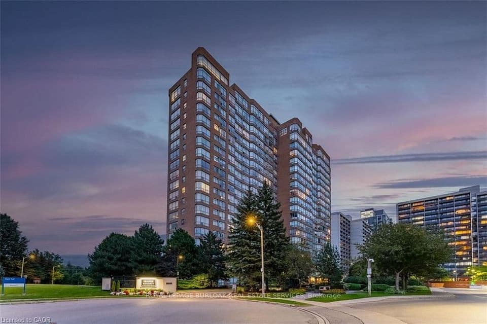 1276 Maple Crossing Boulevard 809, Burlington, ON L7S 2J9 – main photo