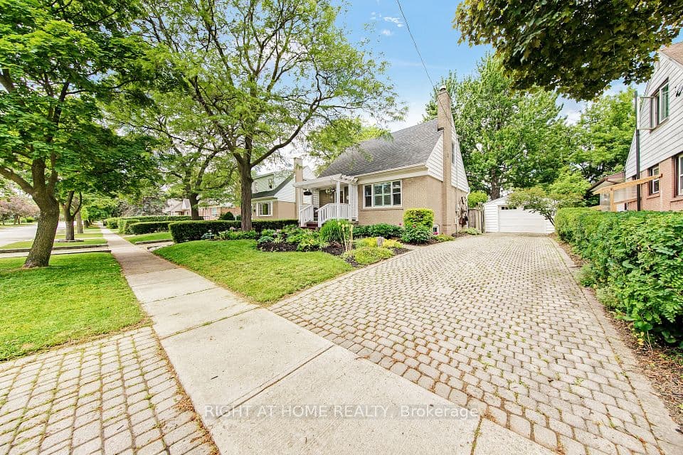 74 MCCAUL Street, Brampton, ON L6V 1J3 – main photo
