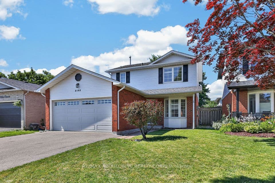 2102 Salma Crescent, Burlington, ON L7M 3T1 – main photo