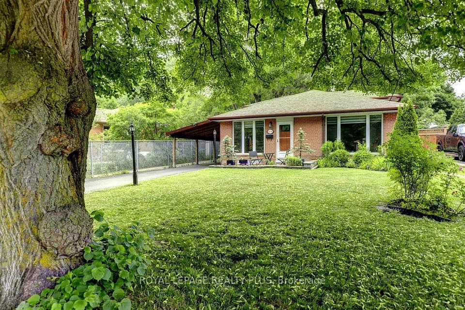 2694 Truscott Drive, Mississauga, ON L5J 2B7 – photo 2