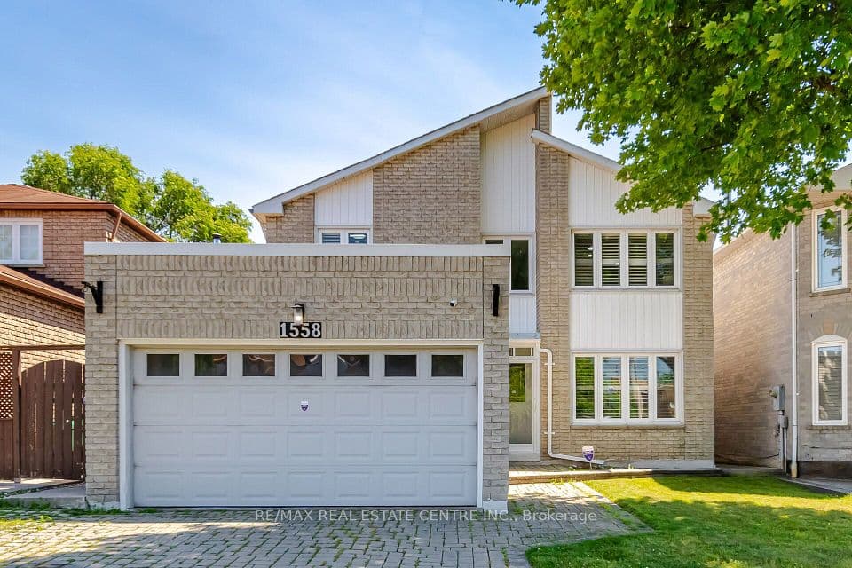 1558 Highbrook Avenue, Mississauga, ON L5M 4V8 – main photo