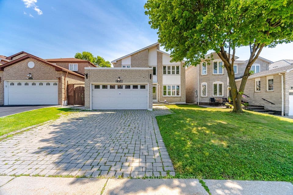 1558 Highbrook Avenue, Mississauga, ON L5M 4V8 – photo 2