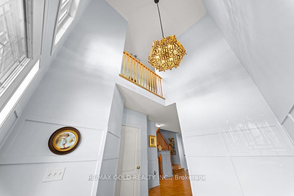 22 Flower Trail, Brampton, ON L6P 1P1 – photo 3