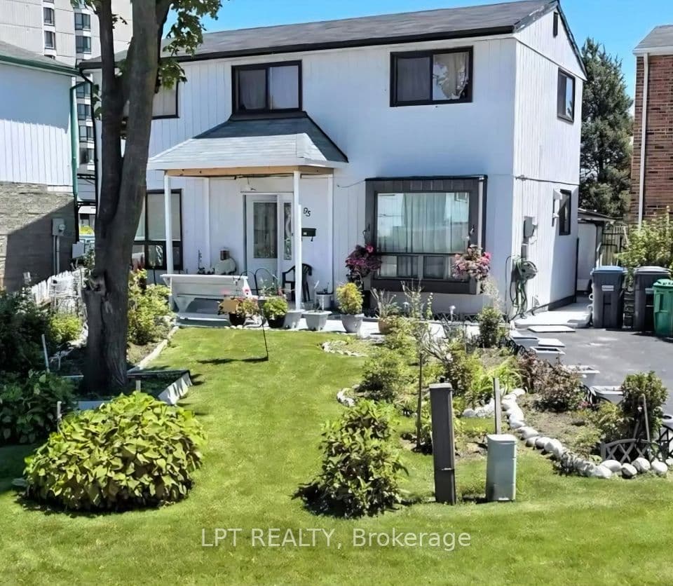 95 Huntingwood Crescent, Brampton, ON L6S 1S5 – main photo