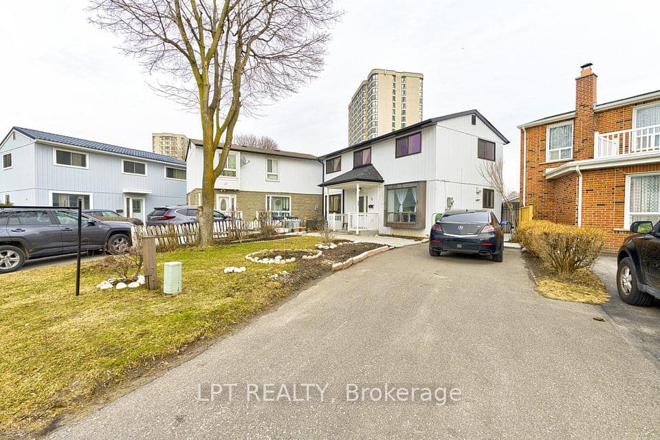 95 Huntingwood Crescent, Brampton, ON L6S 1S5 – photo 2