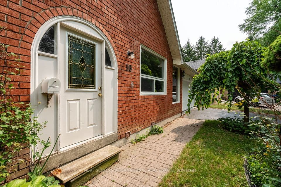 10 Lennox Court, Brampton, ON L6Z 1V9 – photo 2