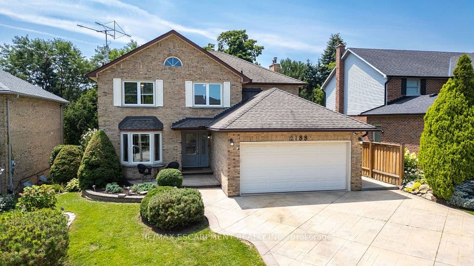 2188 BADER Crescent, Burlington, ON L7P 4N6 – photo 3