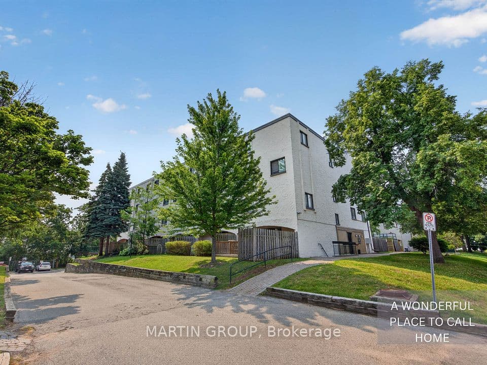 1050 Falgarwood Drive 112, Oakville, ON L6H 2P3 – main photo