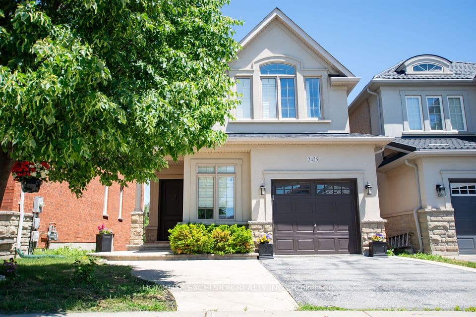 2425 QUETICO Crescent, Oakville, ON L6M 0R4 – main photo