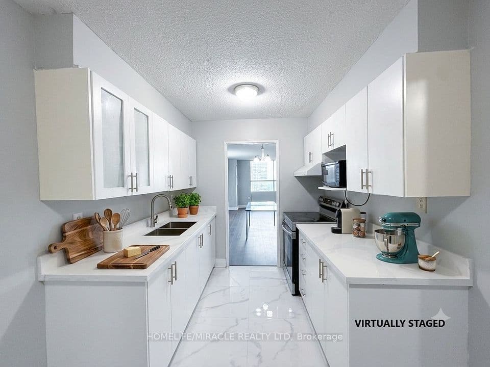 40 Panorama Court 807, Toronto, ON M9V 4M1 – photo 2