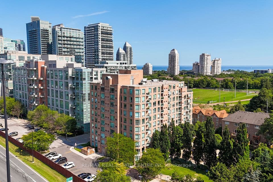 190 Manitoba Street 706, Toronto, ON M8Y 3Y8 – main photo