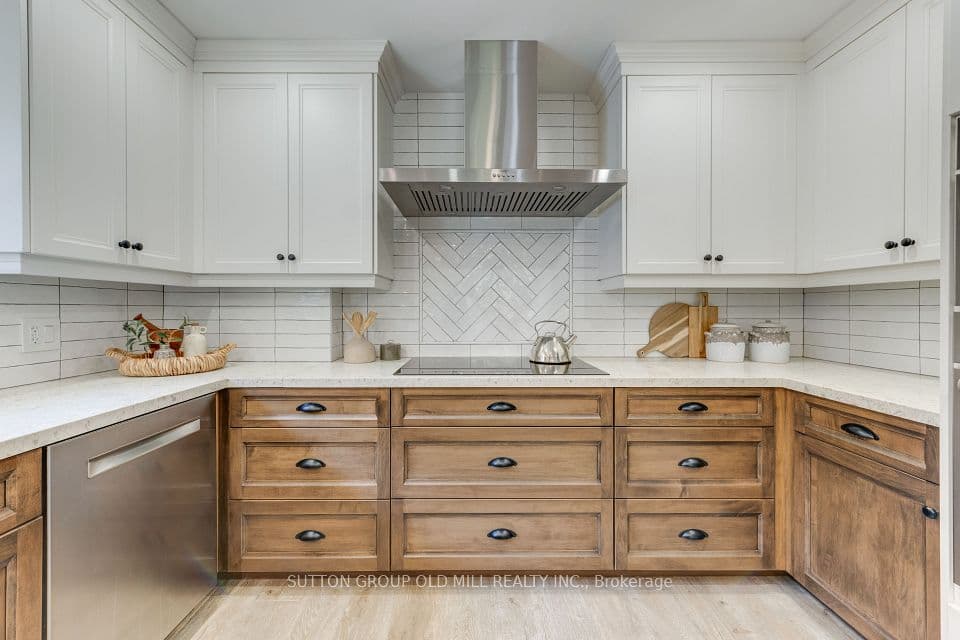 85 Bonnyview Drive, Toronto, ON M8Y 3G7 – photo 3