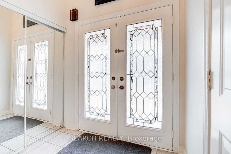 19 Treeline Boulevard, Brampton, ON L6P 1C5 – photo 2