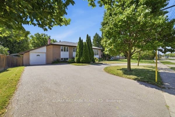 1392 Rebecca Street, Oakville, ON L6L 1Z5 – photo 3