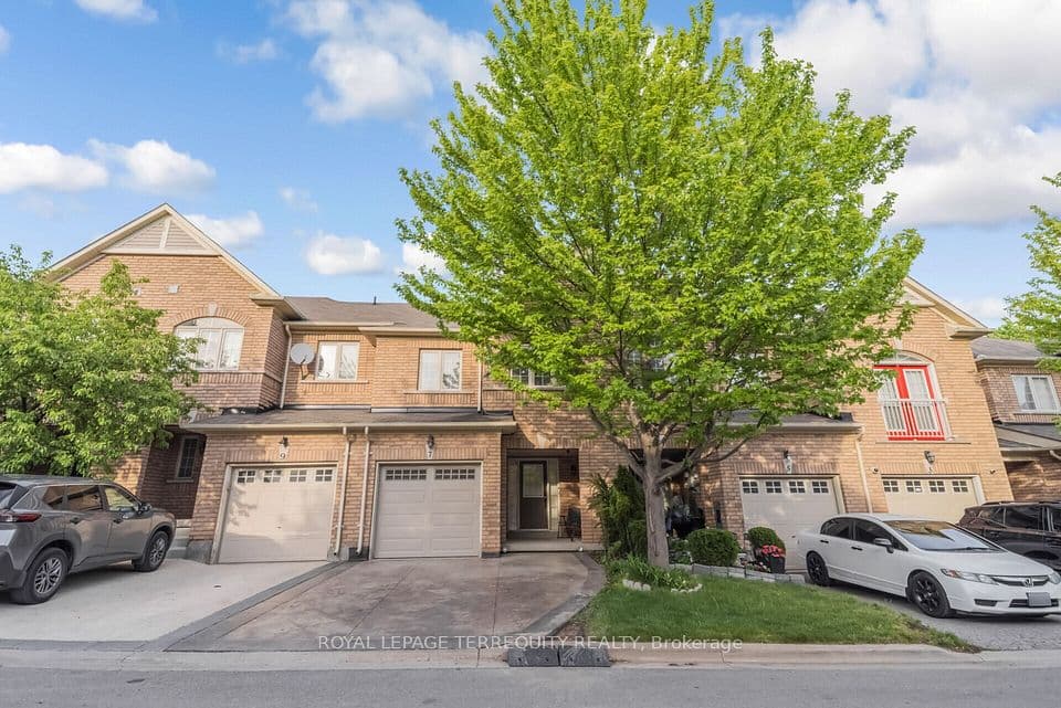 7 Bamboo Grove, Brampton, ON L6R 0L9 – main photo