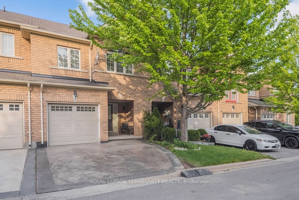 7 Bamboo Grove, Brampton, ON L6R 0L9 – photo 2