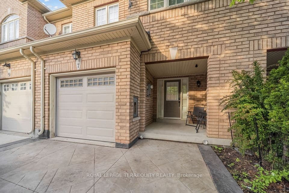 7 Bamboo Grove, Brampton, ON L6R 0L9 – photo 3