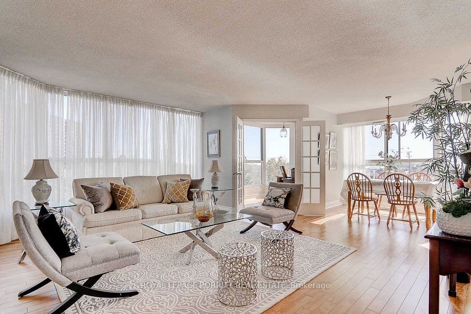 1271 Walden Circle 508, Mississauga, ON L5J 4R4 – photo 2