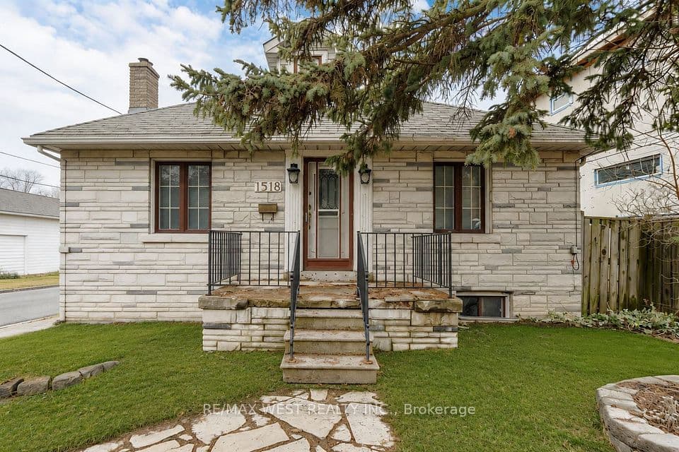1518 Cawthra Road, Mississauga, ON L5G 4L2 – photo 2