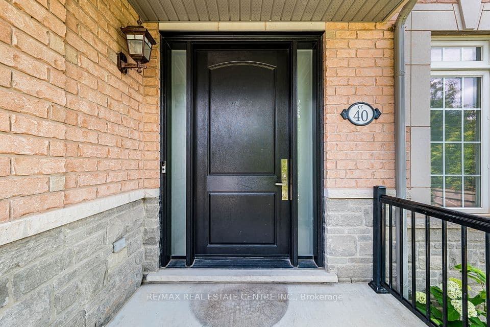 40 Cachet Court, Brampton, ON L6X 0X2 – photo 3