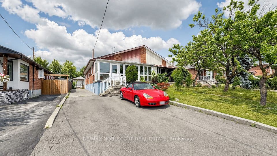 95 Snowood Court, Toronto, ON M3N 1E7 – main photo