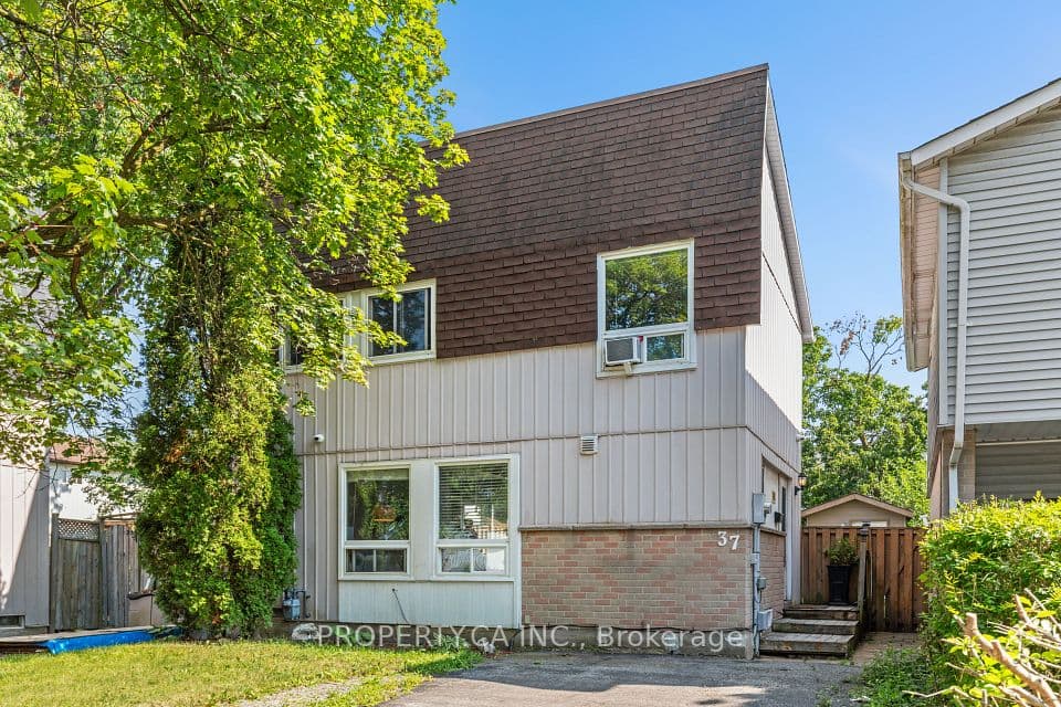 37 Gladstone Square, Brampton, ON L6S 2H5 – main photo