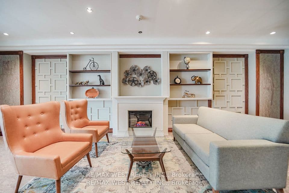 190 Manitoba Street 309, Toronto, ON M8Y 3Y8 – photo 2